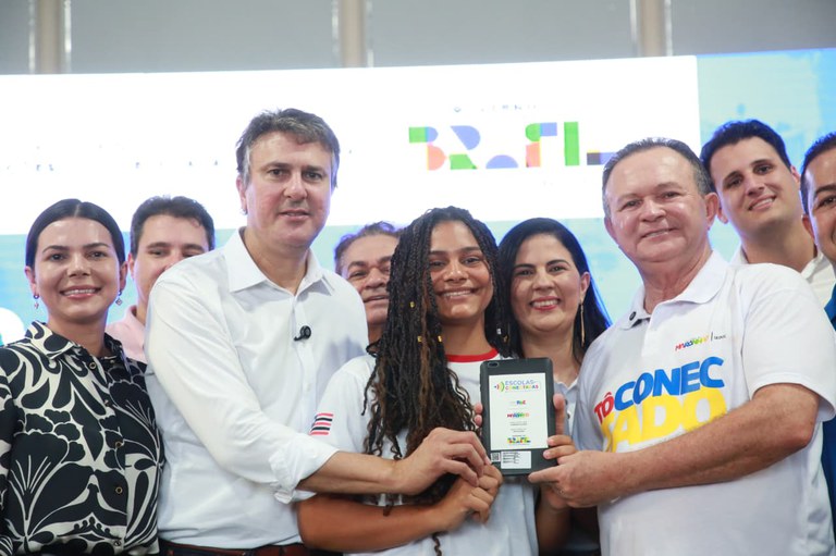 Maranhão recebe mais de 240 mil tablets para alunos da rede pública