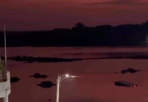 Ônibus interestadual que seguia do Mato Grosso para Barra do Corda cai no Rio Tocantins e deixa motorista desaparecido