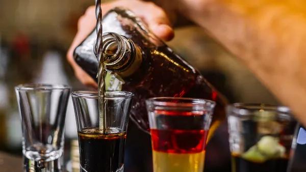 Metanol: Entenda como é feita a análise de bebidas adulteradas