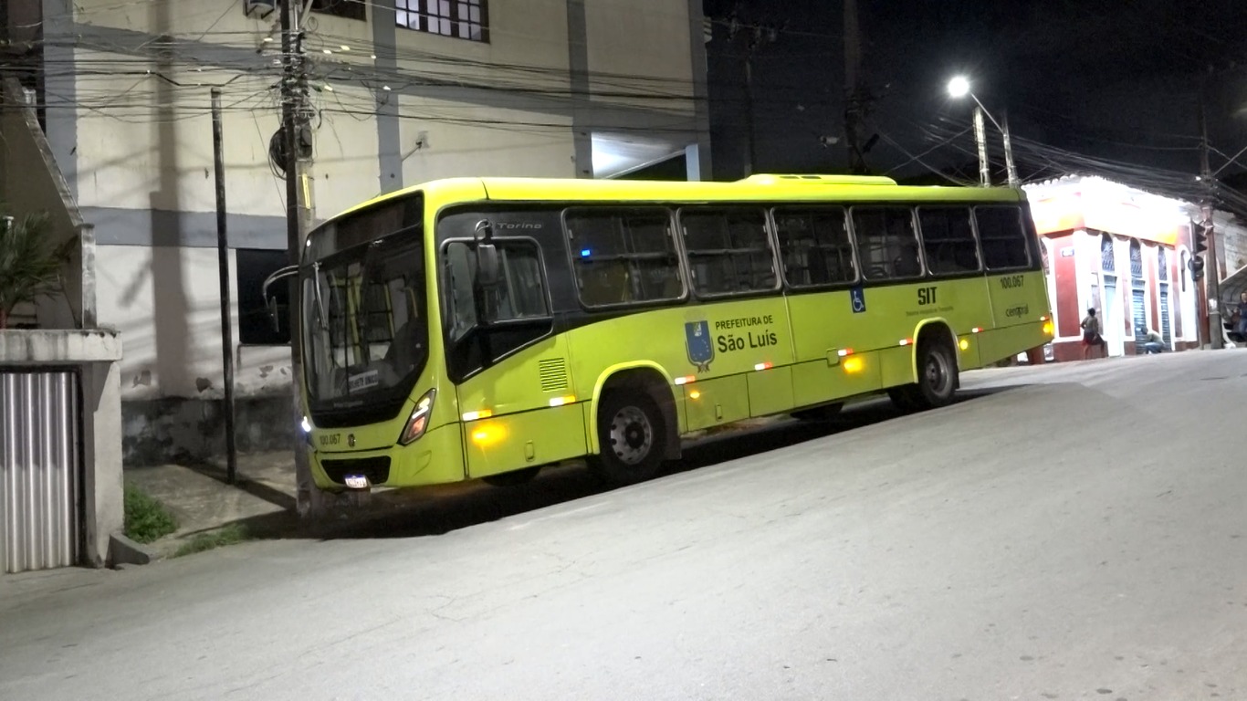 Ônibus é alvo de criminosos na região do bairro Funil