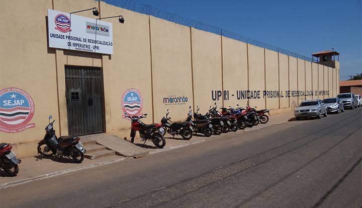 Dupla foge de prisão em Imperatriz; um deles acaba no hospital após tentativa de pular muro