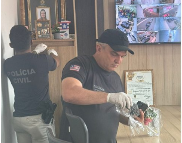 Escuta clandestina é achada no gabinete da presidente da Câmara de Viana