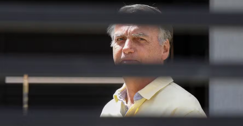 Bolsonaro é preso preventivamente e levado para sede da Polícia Federal