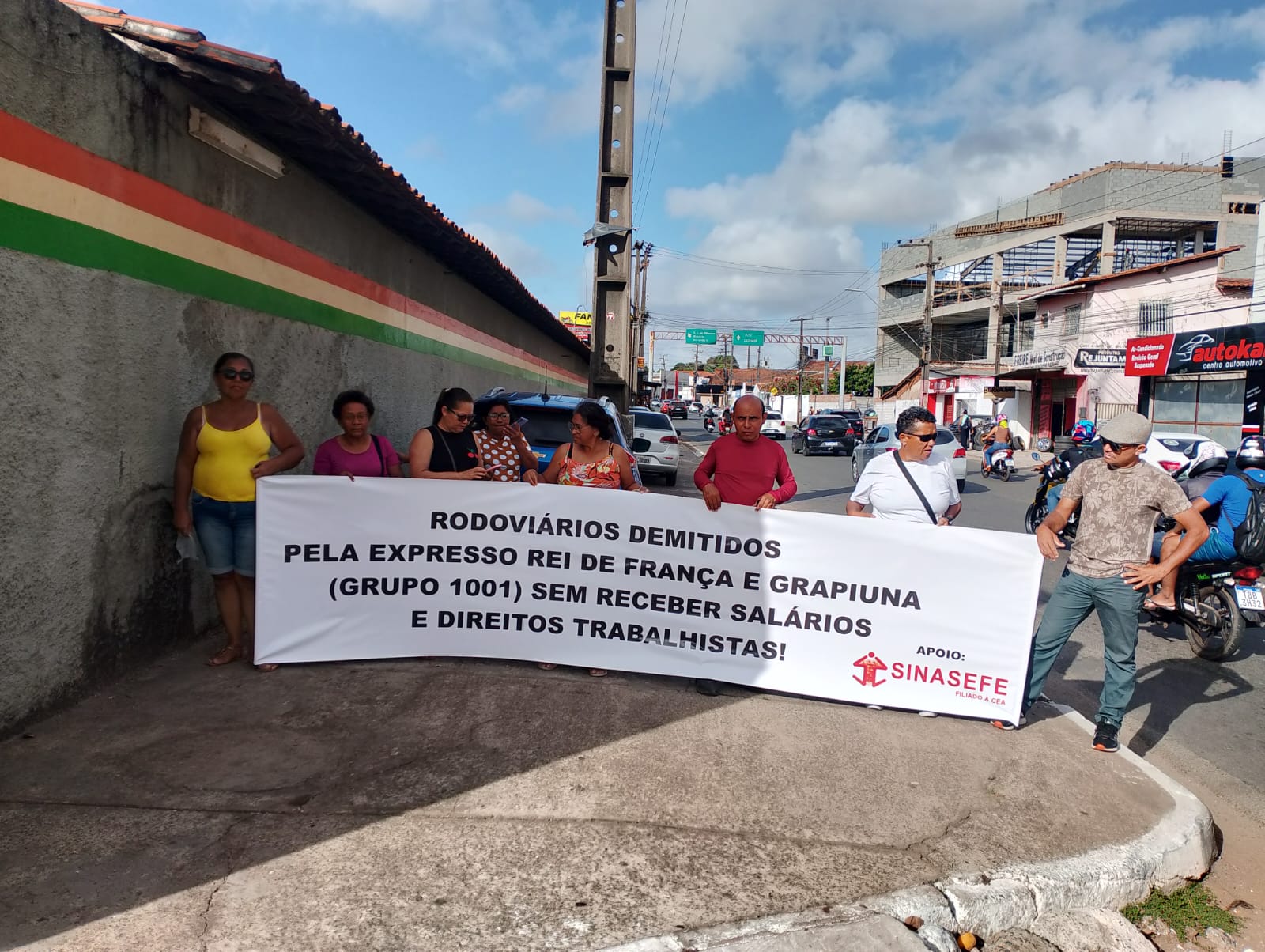 12 dias de Greve: rodoviários demitidos seguem com protesto na porta da empresa 1001