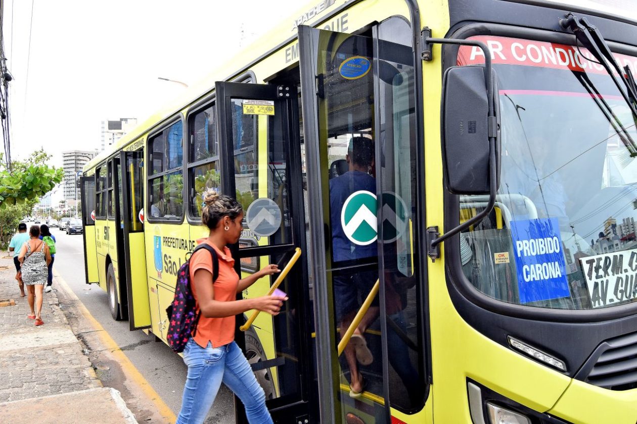 Brandão cita ‘caos’ sobre greve e anuncia reforço da frota de ônibus em São Luís