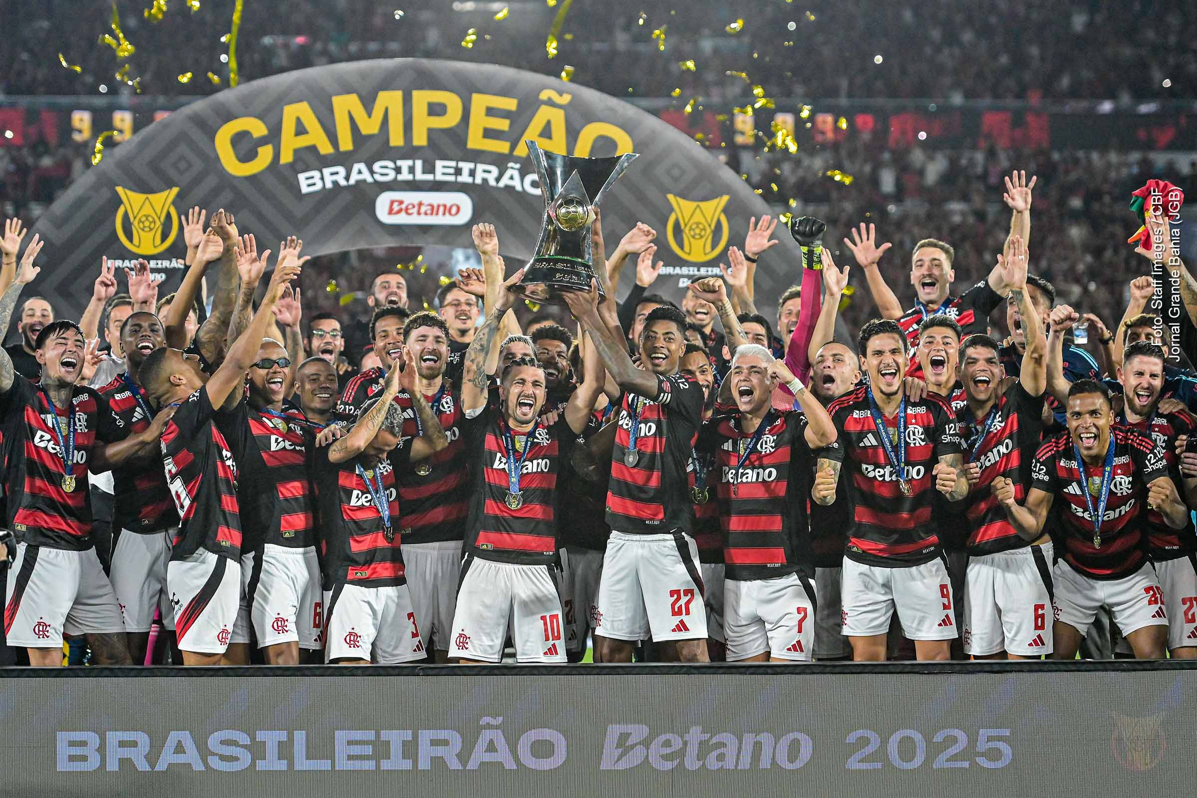 Flamengo vence Ceará por 1 a 0 e conquista o título do Brasileirão 2025