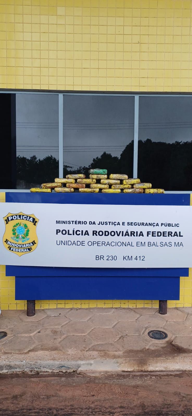 PRF apreende 22 kg de skunk escondidos em veículo na BR-230, em Balsas