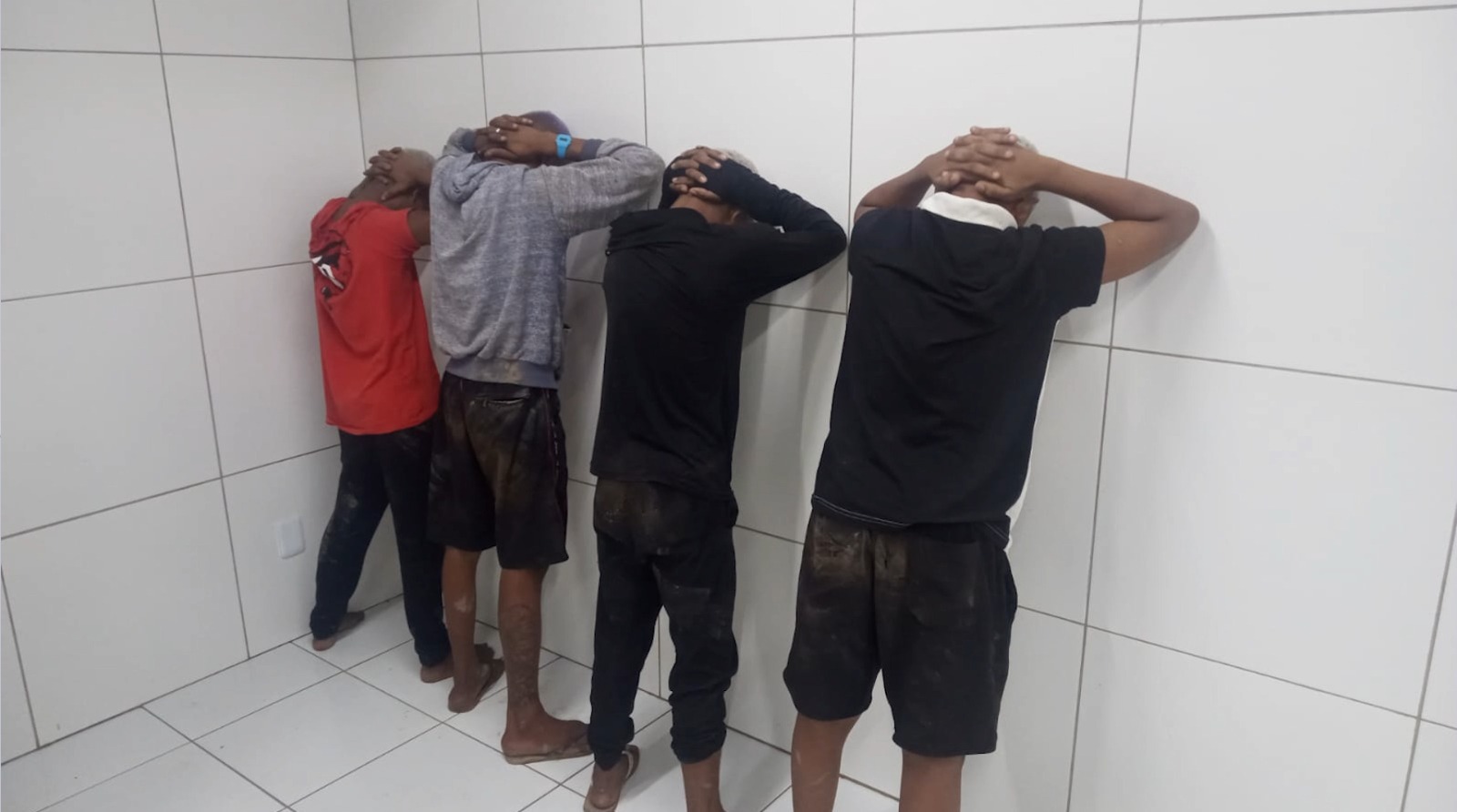 Quarteto é preso ao tentar arrombar e assaltar casas em Timon