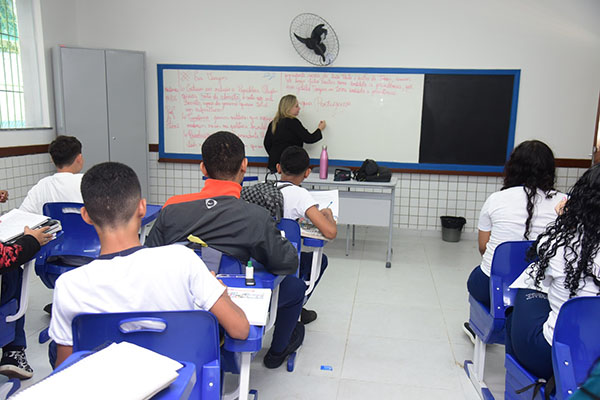 Professores da rede municipal de São Luís estão há três meses sem salário