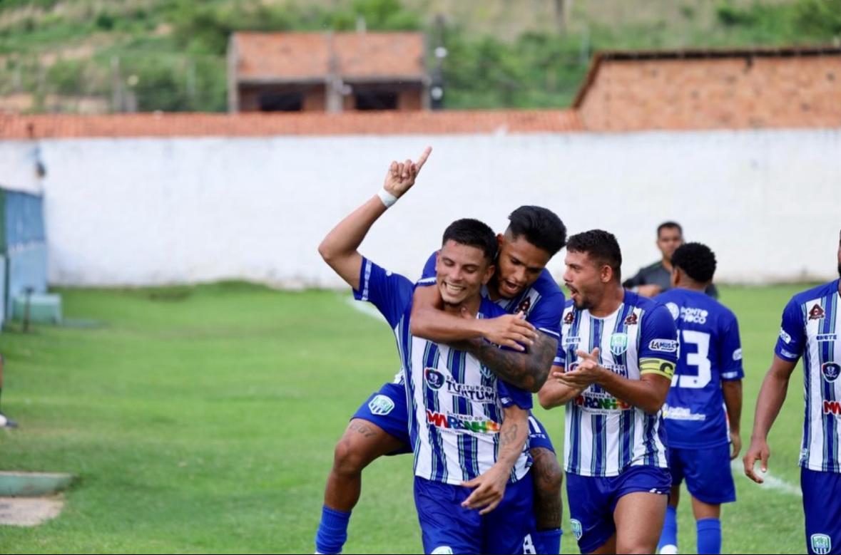 Tuntum vira sobre IAPE e vence a primeira no Maranhense