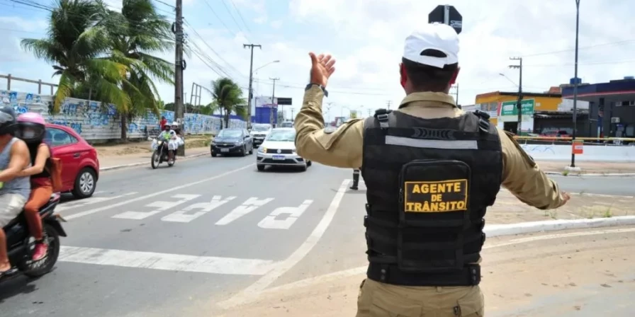 76 agentes de trânsito sem concurso são afastados da SMTT após decisão judicial