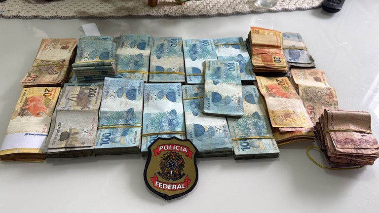 Operação investiga possível fraude licitatória em Timbiras; policiais encontram R$ 122 mil em espécie na Prefeitura