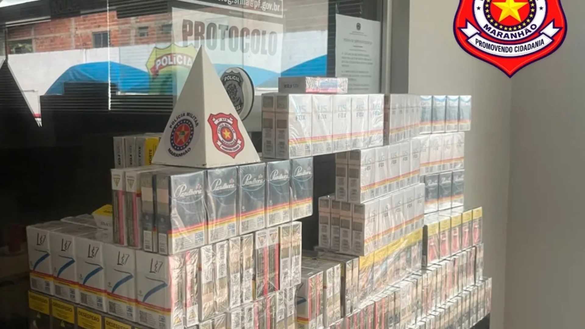 PM apreende cigarros duvidosos e encaminha suspeito à PF, em São Luís