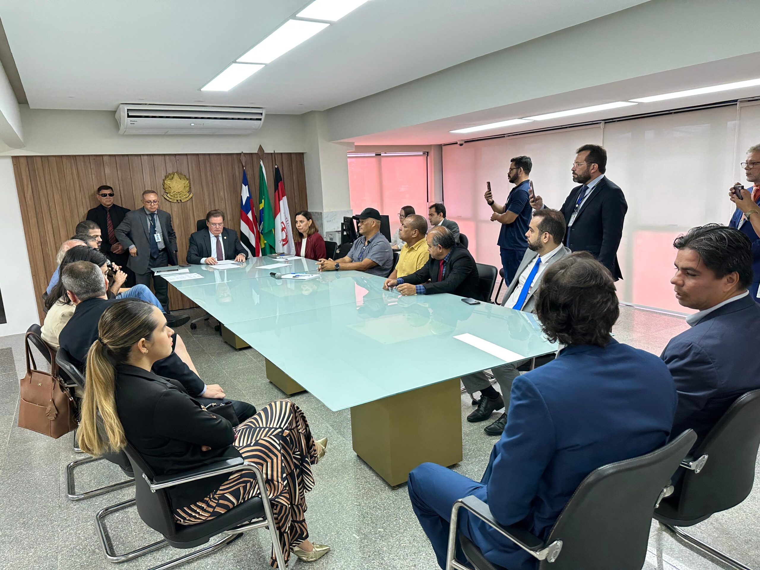 Justiça determina fim de greve e reajustes iguais para rodoviários dos sistemas urbano e semiurbano