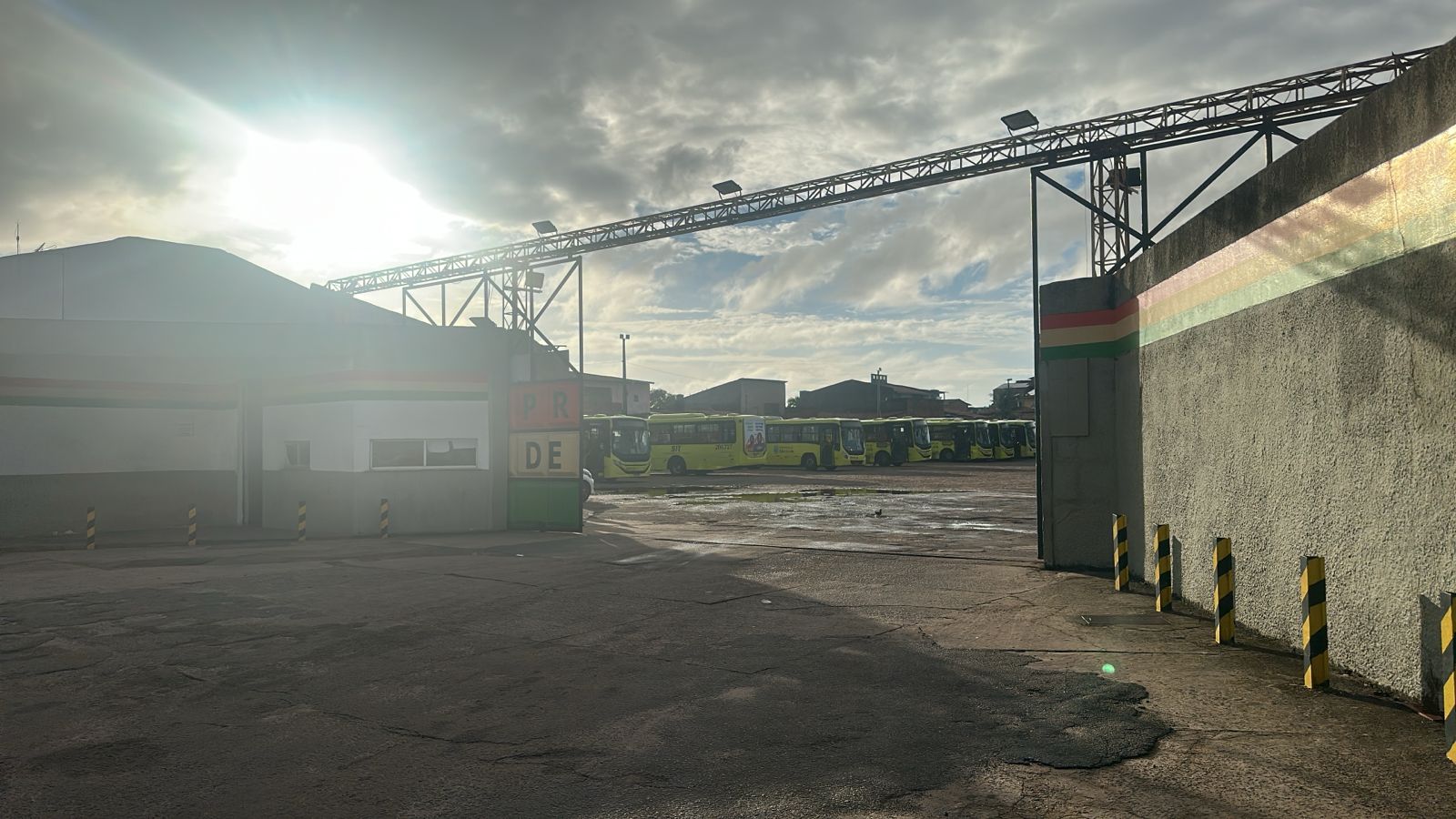 Apesar de encerramento da greve, rodoviários da 1001 operam em baixa por salários atrasados