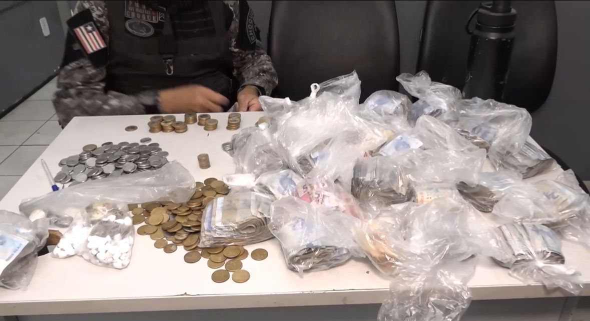 Mulher é presa suspeita de tráfico de drogas com grande quantidade de dinheiro trocado no bairro Jordoa, em São Luís