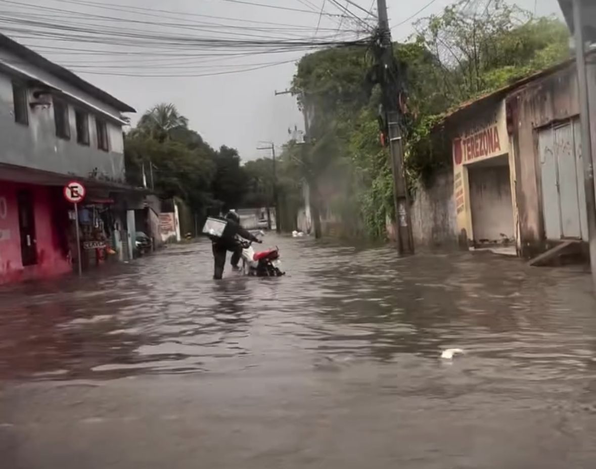 Chuvas provocam alagamentos em diversos pontos de São Luís