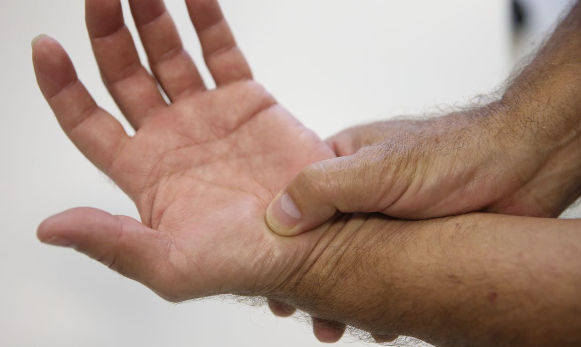 Governo amplia atendimento para fibromialgia no SUS