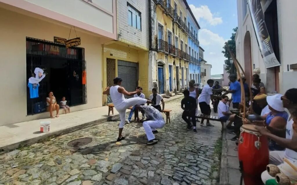 Roda de capoeira em homenagem a Luís Senzala