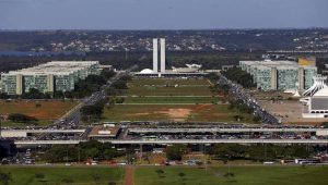 LDO prevê salário mínimo de R$ 1.630 e superávit de R$ 34,3 bilhões para 2026