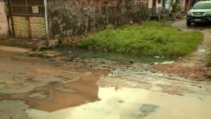 Esgoto a céu aberto revolta moradores do Tirirical