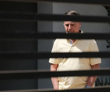 PGR defende prisão domiciliar para Jair Bolsonaro por questões de saúde