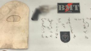 Dupla é presa com arma de fogo e drogas no Centro de São Luís