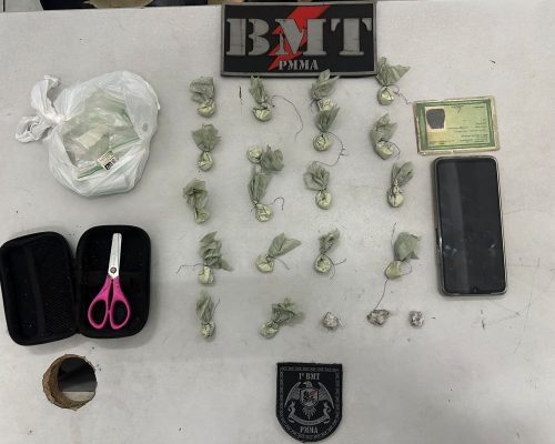 Suspeito é preso com mais de 20 pacotes de drogas na Liberdade