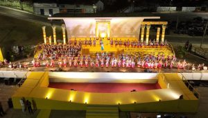 Ópera Para Todos: espetáculo encenado por crianças da rede pública de ensino acontece na Praça Maria Aragão 