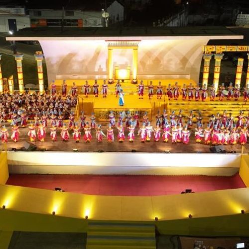 Ópera Para Todos: espetáculo encenado por crianças da rede pública de ensino acontece na Praça Maria Aragão 