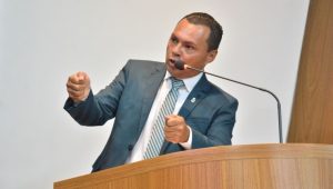 Júnior Nazaré toma posse como vereador de São Luís