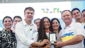 Maranhão recebe mais de 240 mil tablets para alunos da rede pública