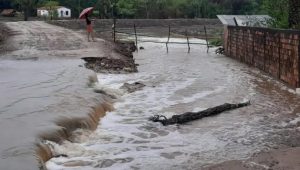 Chuva destrói ponte e barragem em Peri Mirim e Cajapió-MA