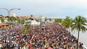Casal morre afogado na Praia do Olho d’Água; criança é socorrida com vida
