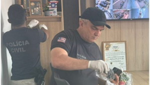 Escuta clandestina é achada no gabinete da presidente da Câmara de Viana