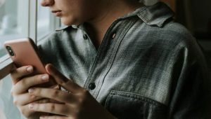 Crime de violência psicológica contra a mulher terá pena aumentada se houver uso de IA