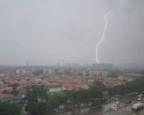 Mais de 70 raios atingem Ilha de São Luís nos primeiros dias de março
