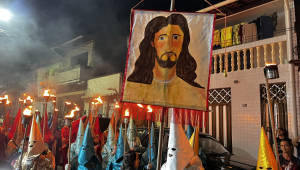 Procissão revive últimos passos de Jesus, em São Luís