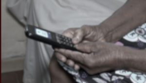 Idosa sofre golpe financeiro de mulheres que prometeram cesta básica do Governo Federal