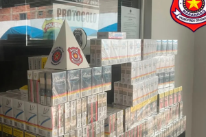 PM apreende cigarros duvidosos e encaminha suspeito à PF, em São Luís
