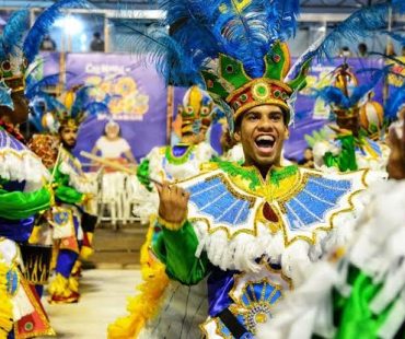 Dragões da Liberdade levam três décadas de história e tradição no Carnaval 2026