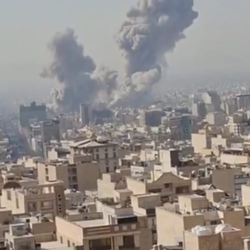 EUA e Israel lançam ataques coordenados contra o Irã