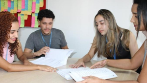 Empresa abre 8 vagas de estágio na área da Educação