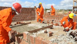 Empresa em Paço do Lumiar contrata Pedreiro e Servente