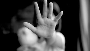 Nova lei reforça proteção a vítimas de estupro de vulnerável no Brasil