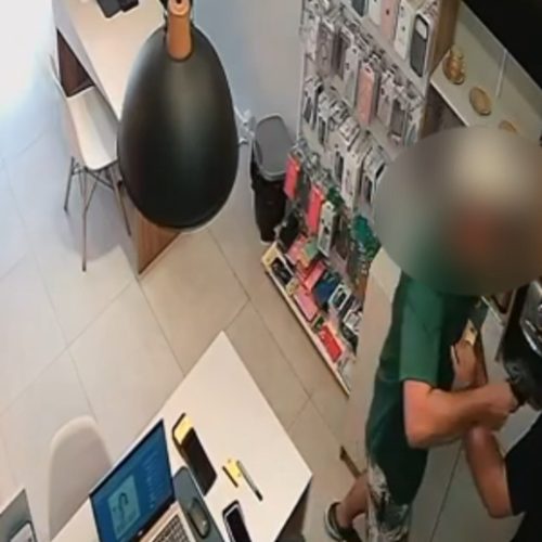 Vídeo: dupla assalta loja de celulares na Cidade Operária, em São Luís