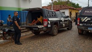 Operação em Nova Iorque prende quatro e apreende arsenal