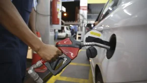 Gasolina, diesel e gás ficam mais caros com reajuste do ICMS