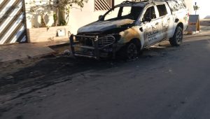 Viatura da Polícia Civil pega fogo em Itapecuru-Mirim sob suspeita de ação criminosa