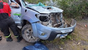 Três pessoas morrem em capotamento na BR-402, próximo a Humberto de Campos